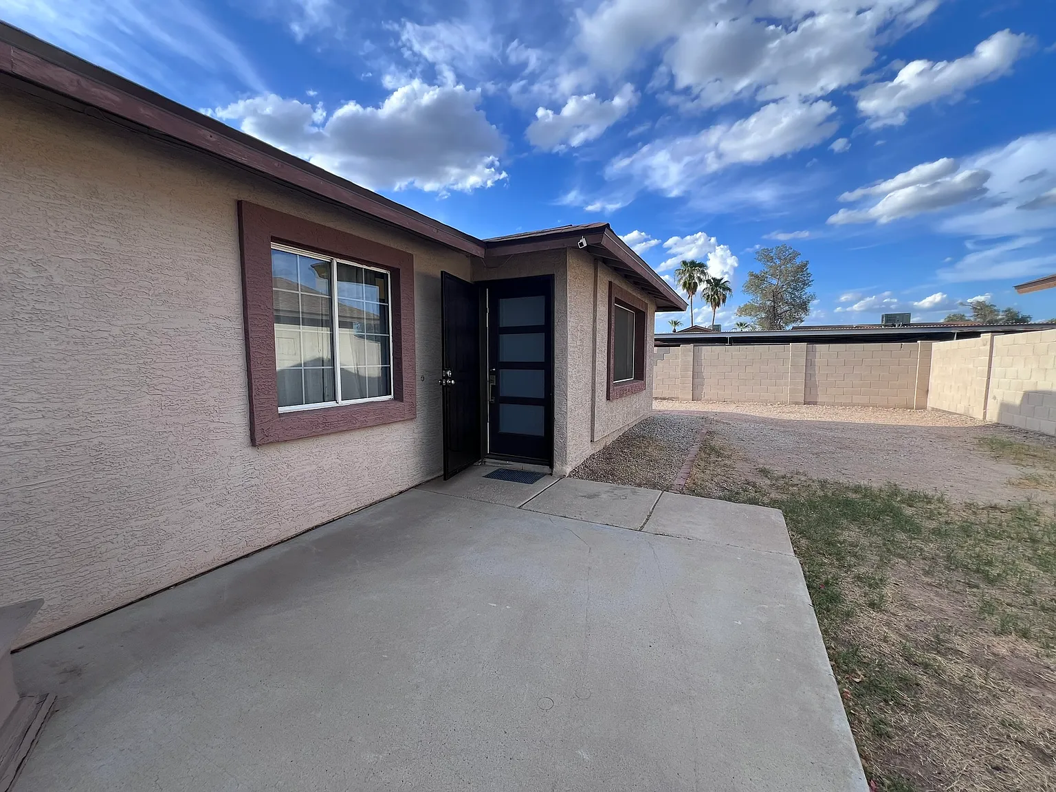 3 bed, 1128 sqft, $1,950 — Photo 2