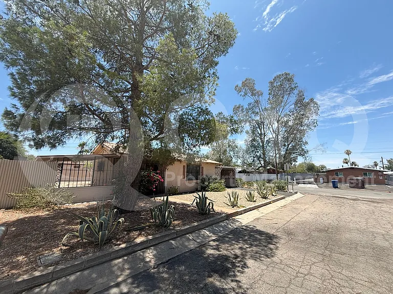 4602 E Calle Corta — Photo 2