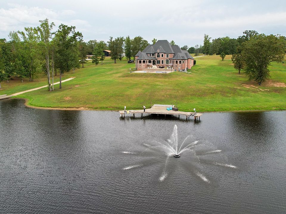 1st image of 140 Lake Shore Ln