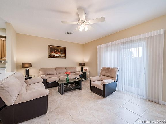 Home For Sale In Bella Villagio