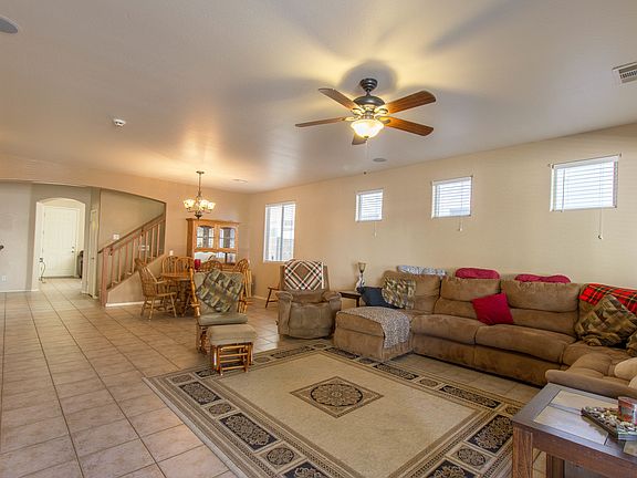 3rd image of 446 E Pasture Canyon Dr