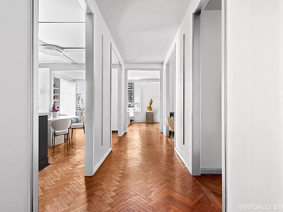 3rd image of 15 W 53rd St #17F