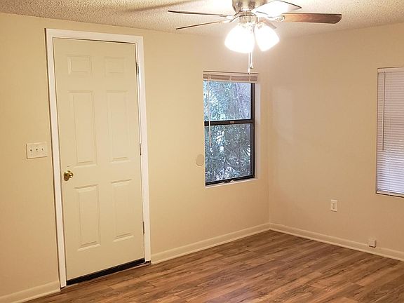 5th image of 3806 W Lee St