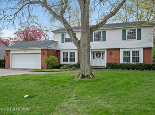 2845 White Pine Dr, Northbrook, IL