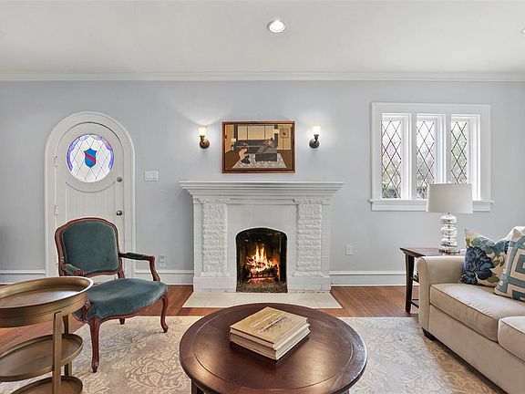 4th image of 7016 Clayton Ave