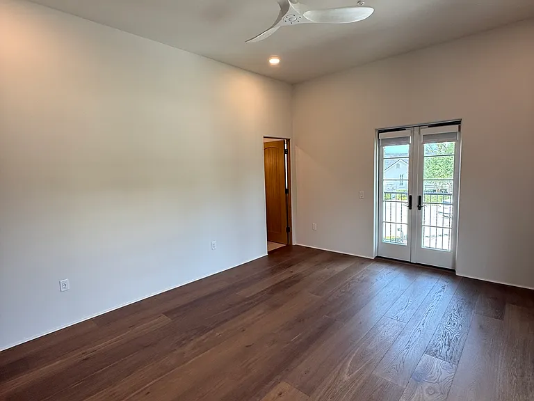 301 W Comstock Ave #4 — Photo 11