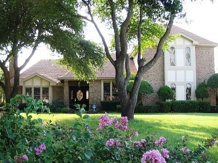 1st image of 224 Oakmont Dr