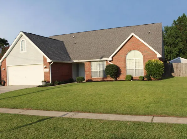 1002 Fay Dr, Mary Esther, FL 32569