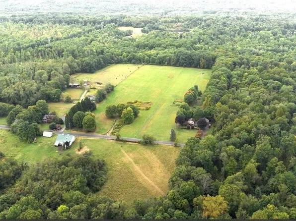 1400 Hubbard Thomas Rd, Brookfield, OH 44403