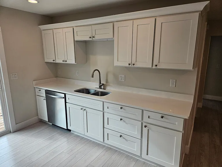 2040 Sandy Ford Rd — Photo 5
