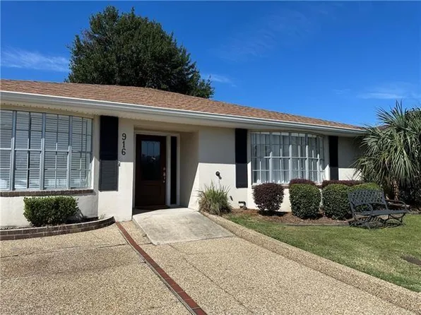 916 Martin Behrman Walk, Metairie, LA 70005
