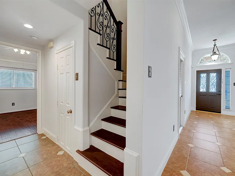 8903 Aberdeen Park Dr — Photo 12
