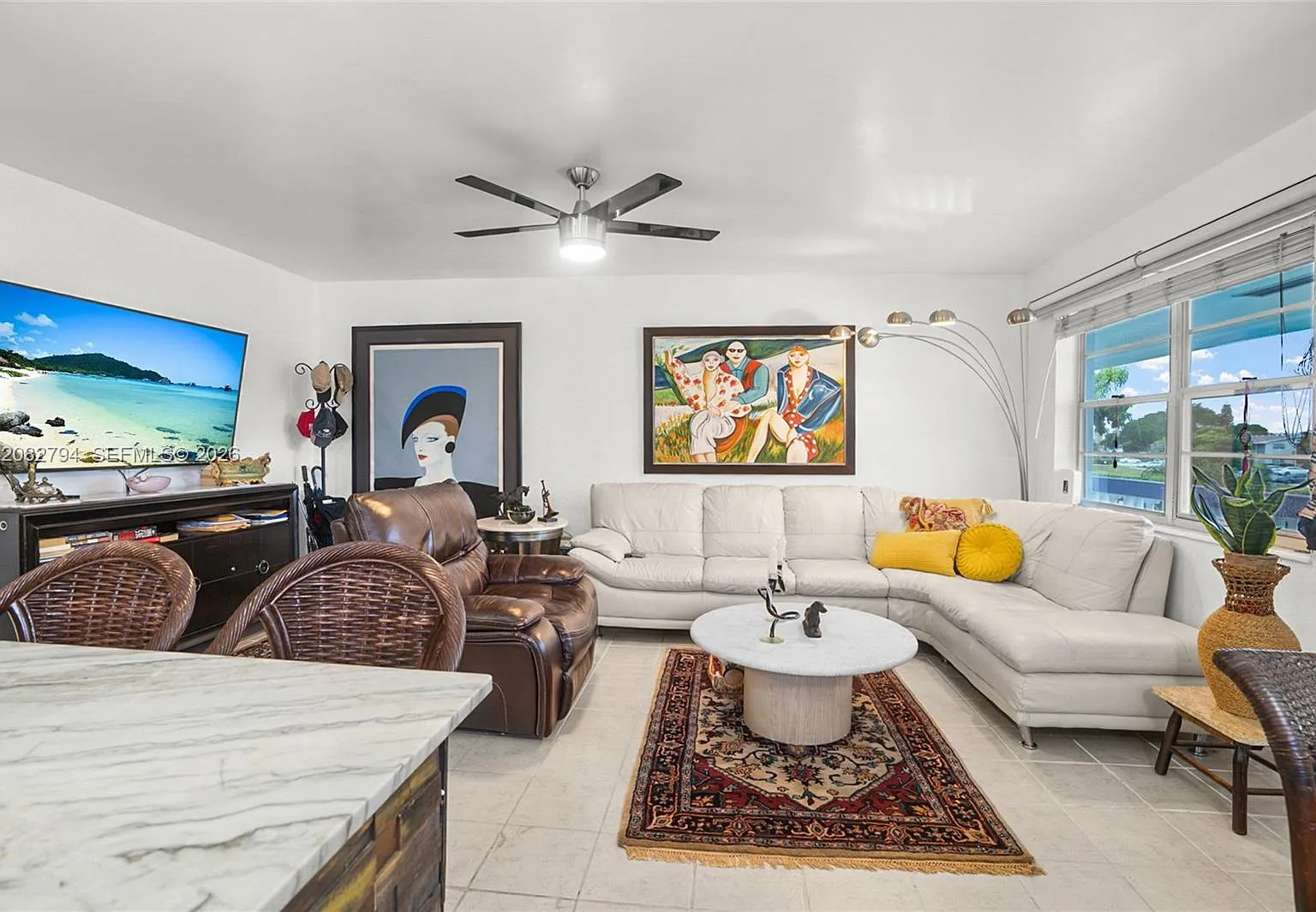 Lyndhurst L Condo — Photo 1
