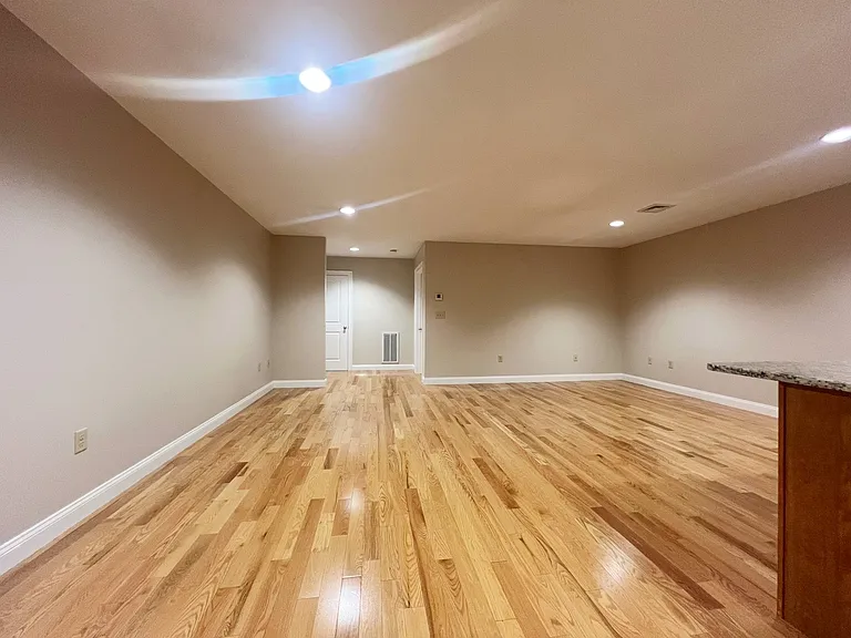 18 Needham St #105 — Photo 7