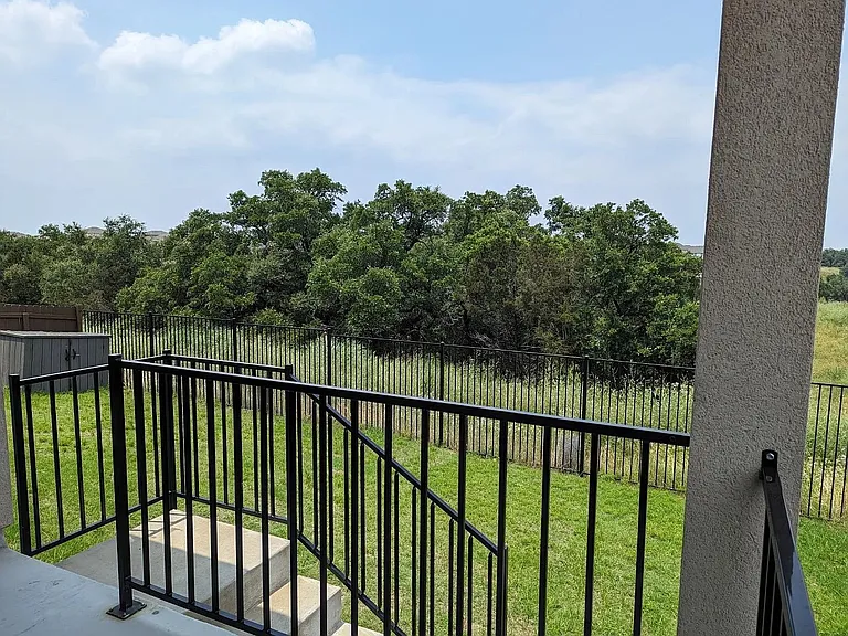 1005 Bluewood Bnd — Photo 17