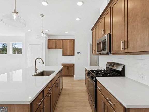 6th image of this home
