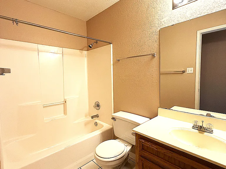 405 Gina Dr — Photo 15