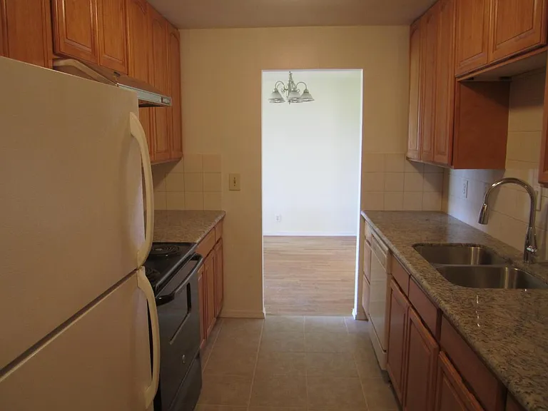 2128 NE 6th Ct — Photo 22