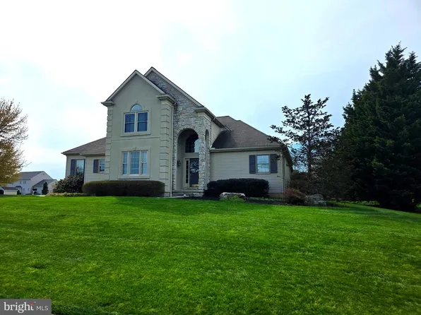 527 Florin Ave, Mount Joy, PA 17552