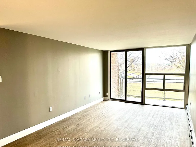 7 Riverview Blvd #101 — Photo 8