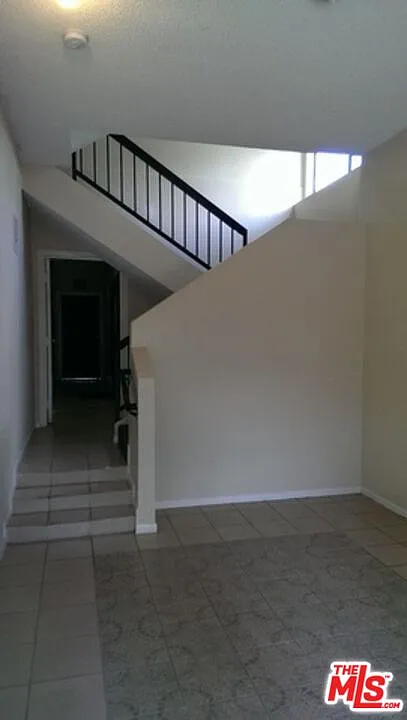 2 bed, 2.0 bath, 900 sqft, $2,100 — Photo 2
