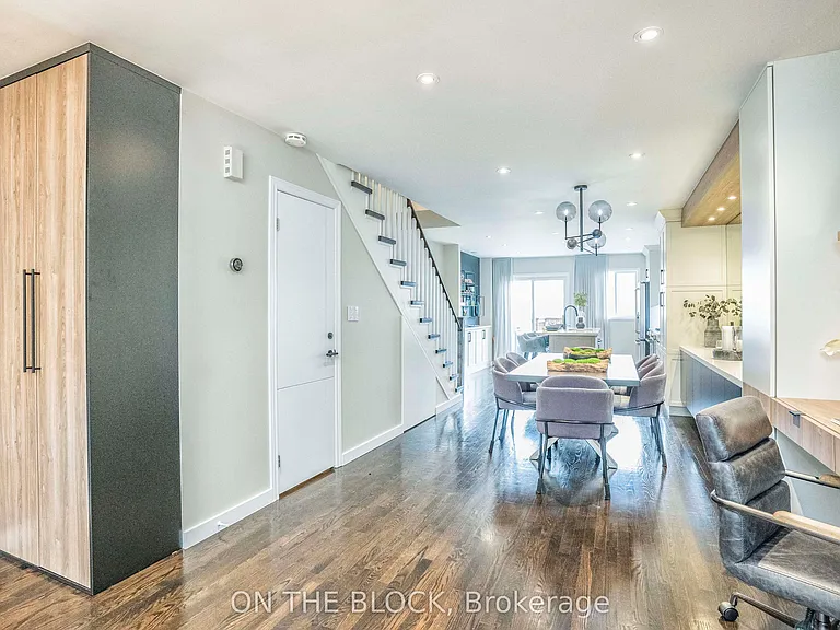 49 Leslie St — Photo 17