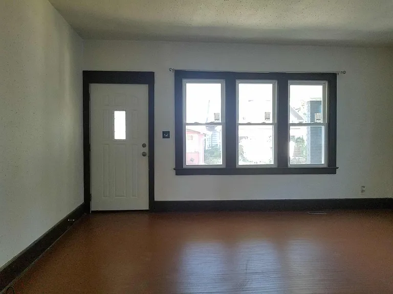 822 Mark St — Photo 6