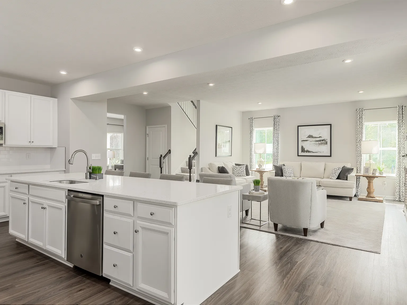 4 bed, 2464 sqft, $3,500 — Photo 4