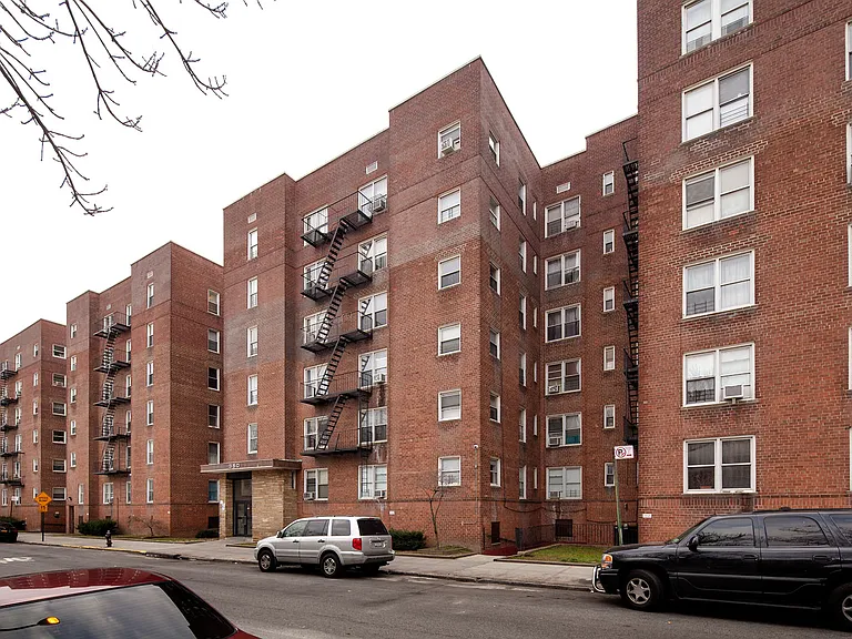 350 Sterling St #6E — Photo 17