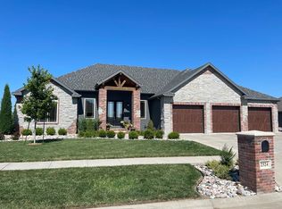 2324 Sunset Ridge Dr, Salina, KS 67401