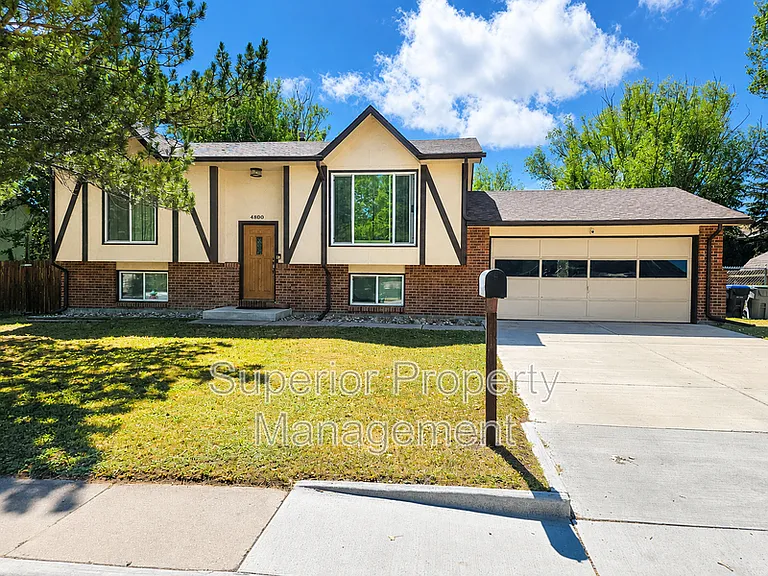 4800 King Arthur Way — Photo 1