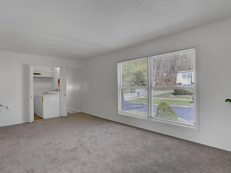 1 Bedroom Upstairs Apartments