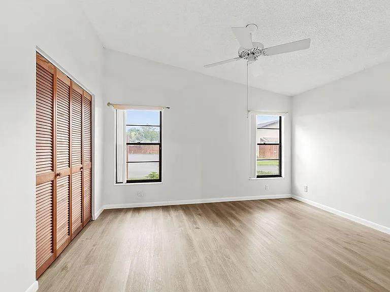 8019 SE Villa Cir — Photo 20