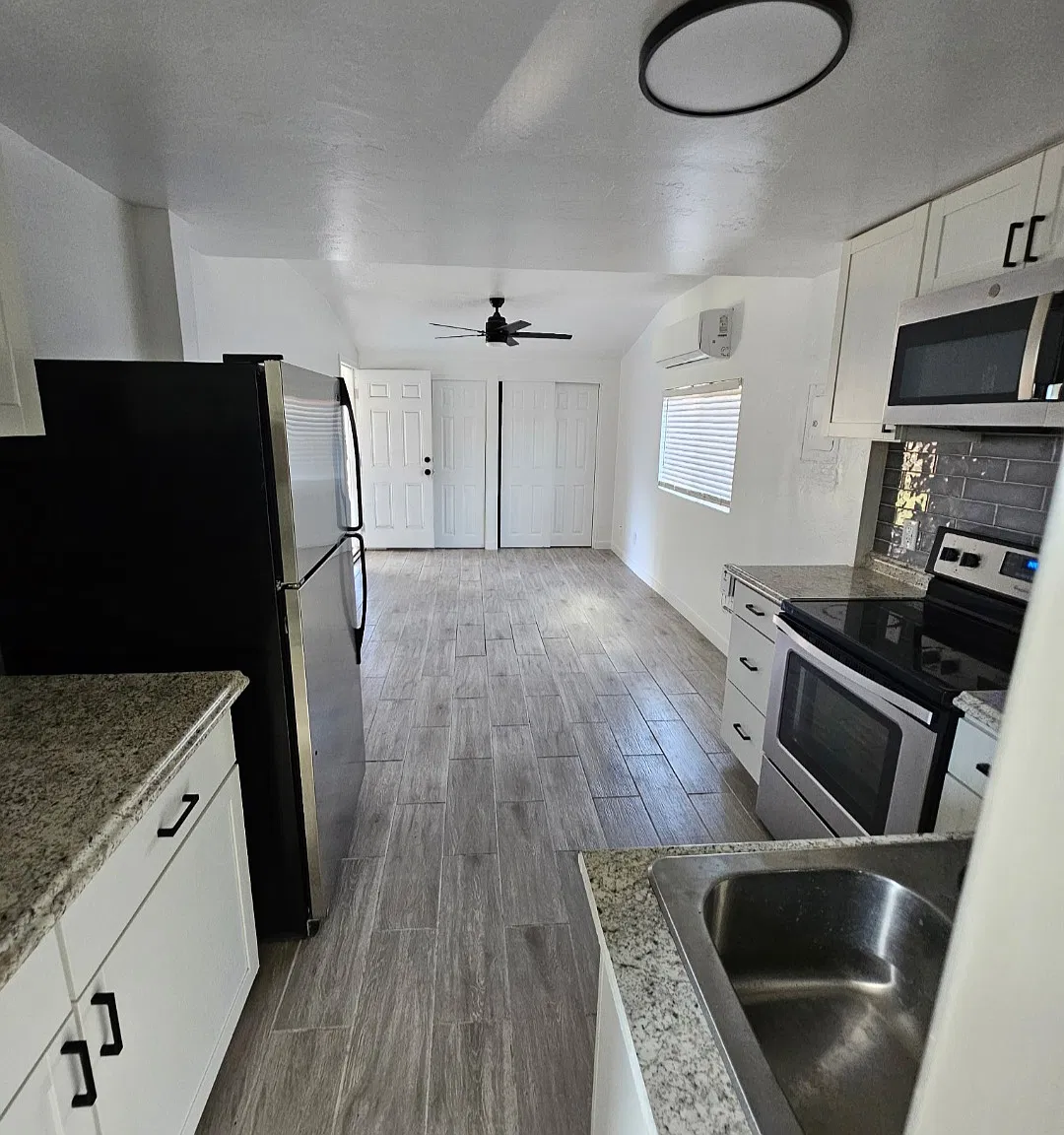 Studio, $1,075 — Photo 4
