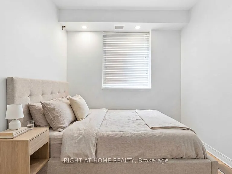 134 York St #1009 — Photo 14