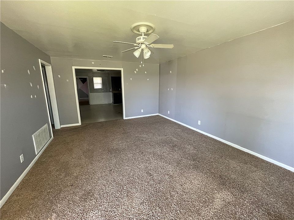 209 NW 5th St, Minco, OK 73059 Zillow