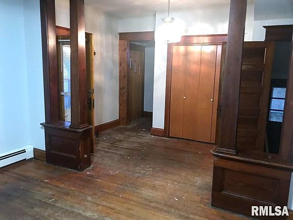 3rd image of 303 N Sherman St