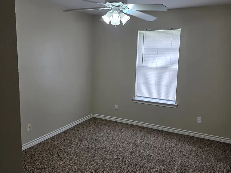 442 Green Acres Dr — Photo 6