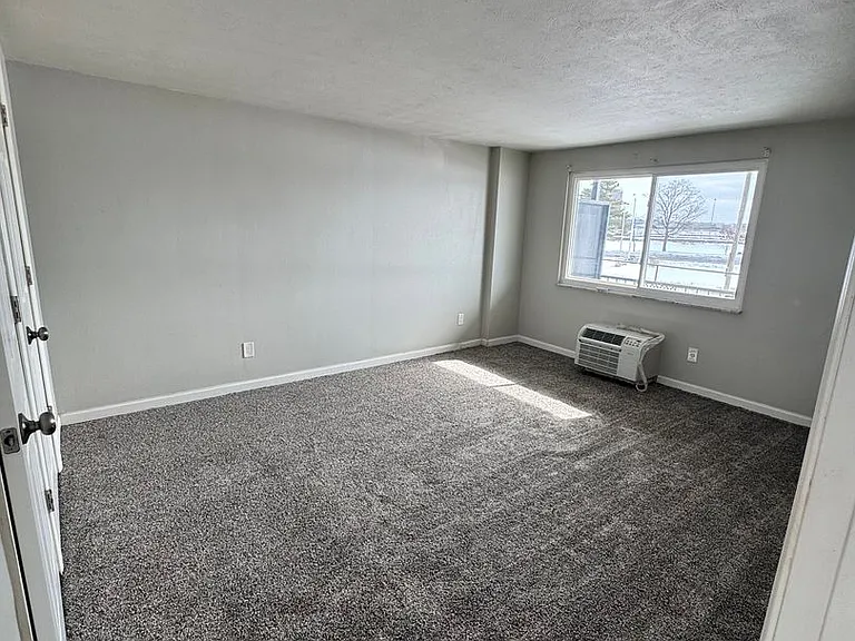 848 Riverview Ter #104 — Photo 6