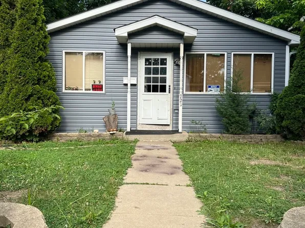721 S McAlister Ave, Waukegan, IL 60085