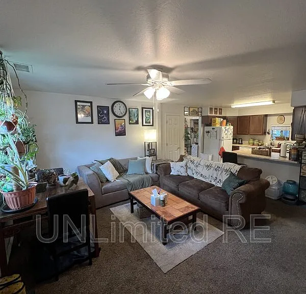 523 E Franklin Ave — Photo 3
