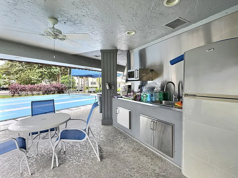 400 S Hollybrook Dr #202 — Photo 14