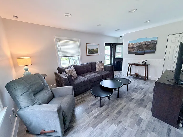 2413 Irisdale Ave — Photo 3