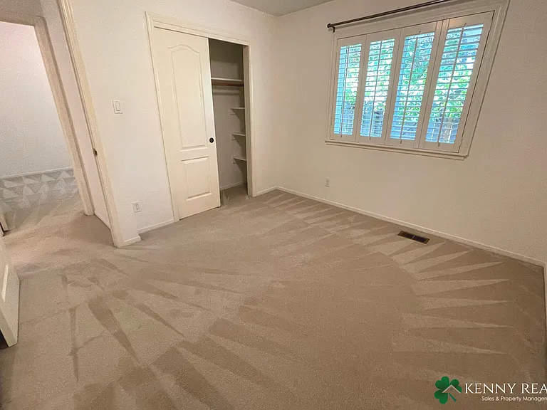 144 Glasgow Ln — Photo 21