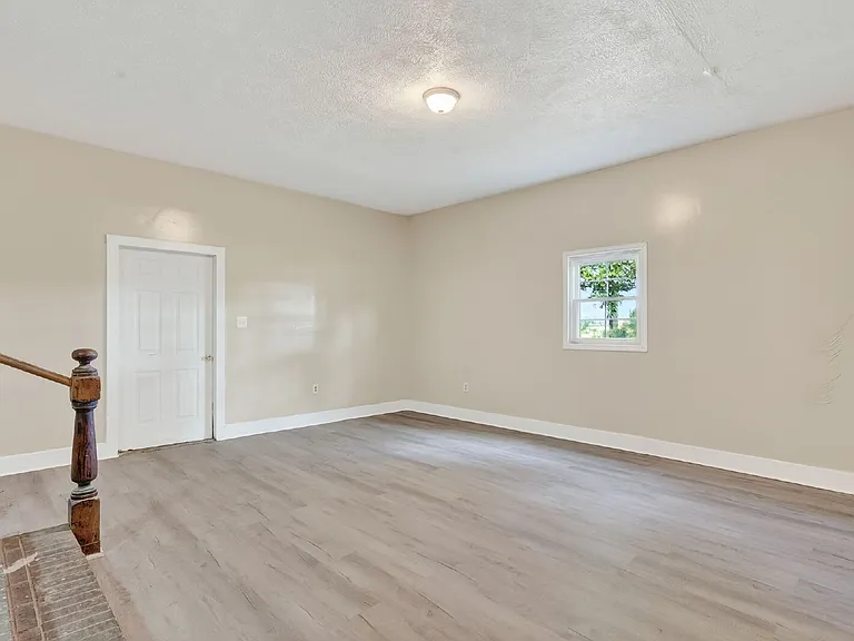 409 Meadow Rd — Photo 24