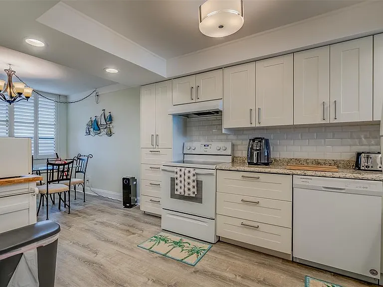 17900 Gulf Blvd #2E — Photo 10