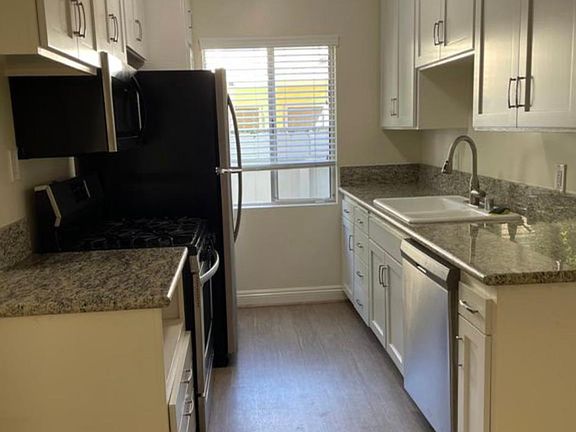 4th image of 1246 S Westgate Ave APT 2