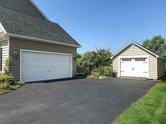 4th image of 17647 Hamilton Heights Ct