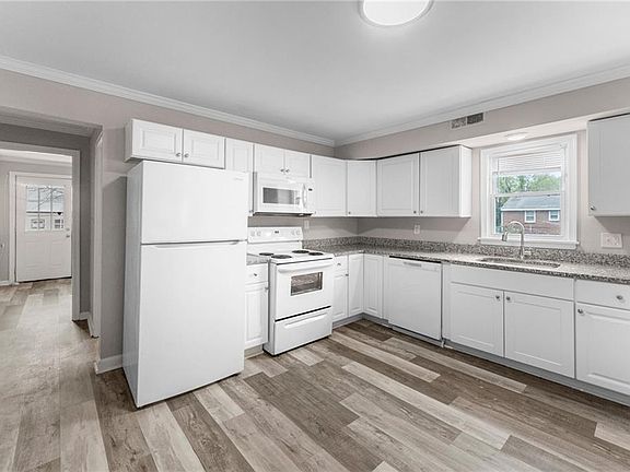 3rd image of 454 Harding St