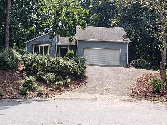 view from cul-de-sac widening of road.